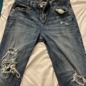 Old navy boyfriend style straight jeans. Size 6.